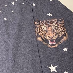 Torrid New Sweatshirt Tiger Off the Shoulder sz 4